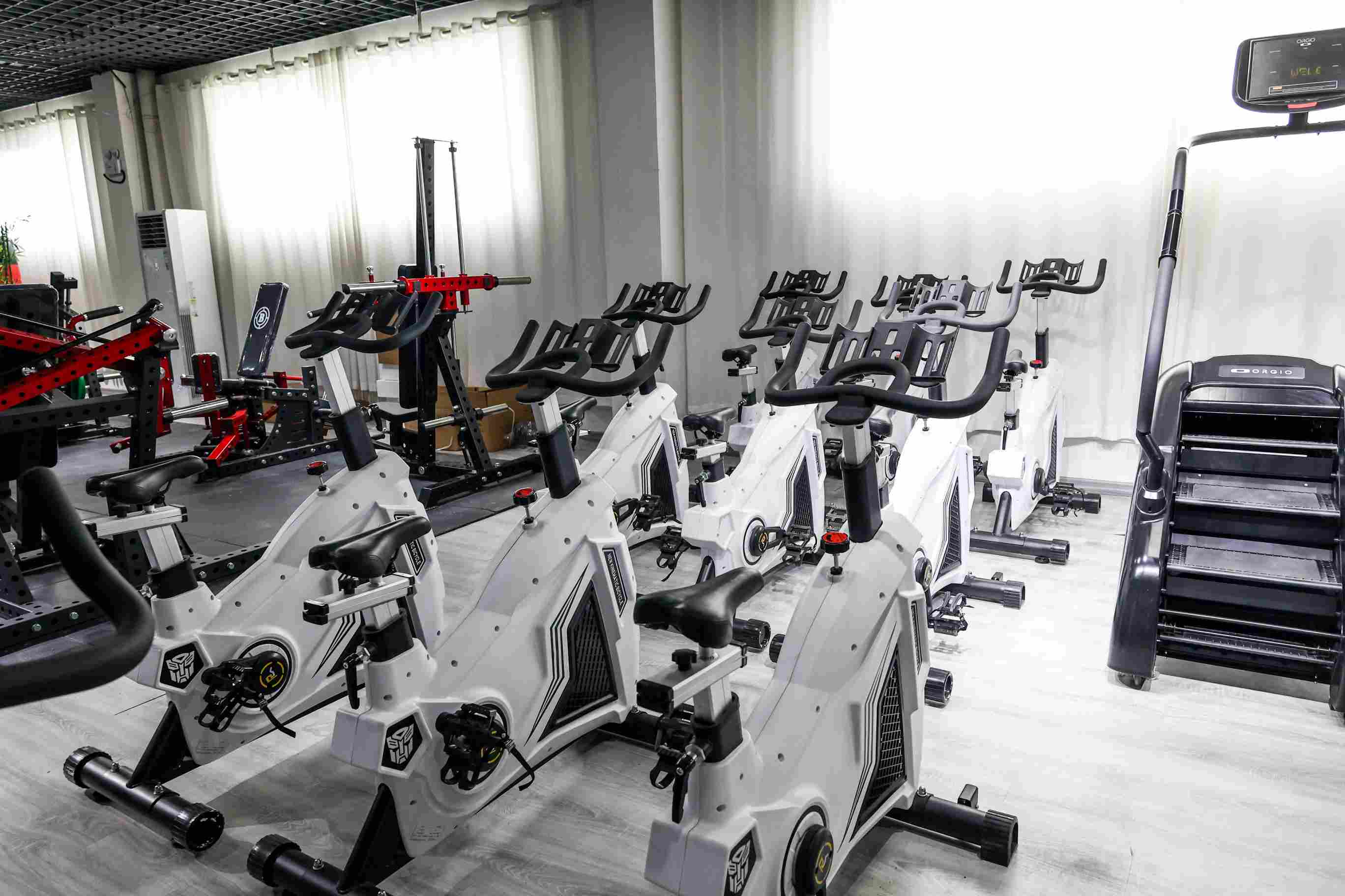 Benefits of Spin Bike Workouts: Slimming, Toning, and Glute Training